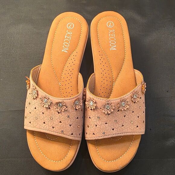 BRAND NEW KECOM WOMEN's FLORAL STUDDED DESIGN DETAIL SLIDE WEDGE SANDAL - Picture 3 of 14